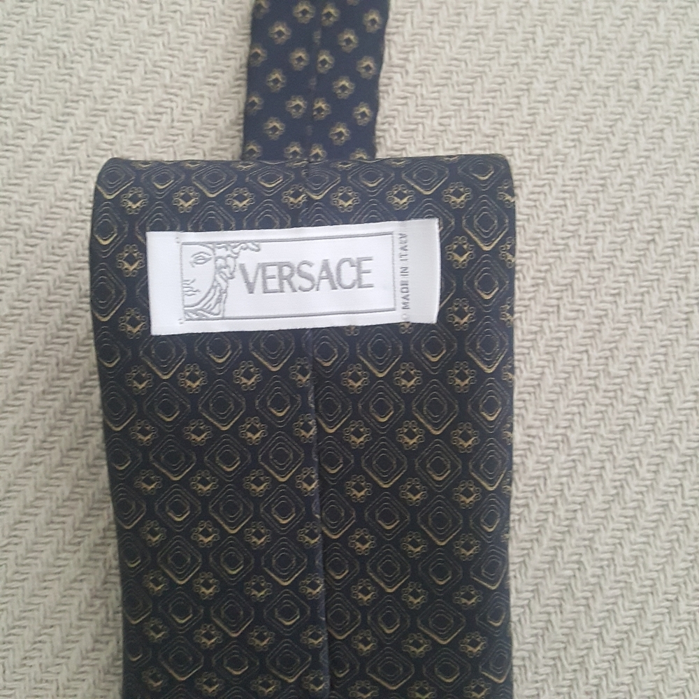 VERSACE TIE. - Picture 3 of 7